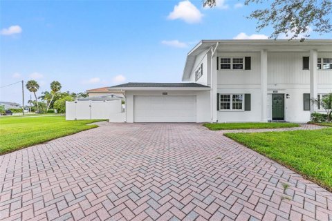 Villa ou maison à louer à Saint Petersburg, Floride: 3 chambres, 243.13 m2 № 2408448 - photo 4