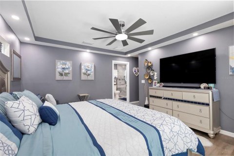 House in Saint Petersburg, Florida 4 bedrooms, 166.67 sq.m. № 2138162 - photo 30