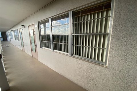 Condominio en venta en West Palm Beach, Florida, 1 dormitorio, 66.89 m2 № 1934794 - foto 1