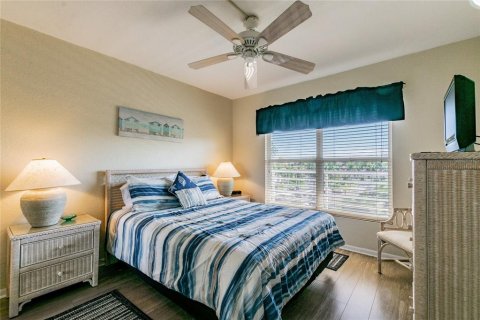 Снять в аренду кондоминиум в Сент-Питерсберг, Флорида 1 комната, 100.33м2, № 1245674 - фото 17