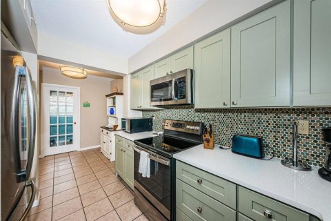 Снять в аренду кондоминиум в Сент-Питерсберг, Флорида 1 комната, 100.33м2, № 1245674 - фото 5