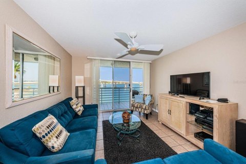 Снять в аренду кондоминиум в Сент-Питерсберг, Флорида 1 комната, 100.33м2, № 1245674 - фото 27