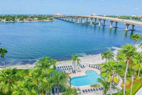 Снять в аренду кондоминиум в Сент-Питерсберг, Флорида 1 комната, 100.33м2, № 1245674 - фото 25