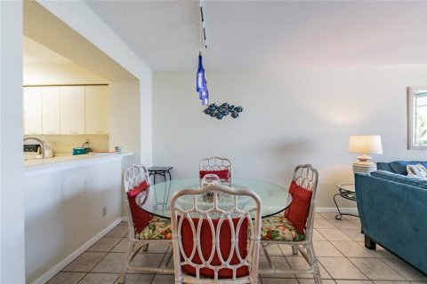 Снять в аренду кондоминиум в Сент-Питерсберг, Флорида 1 комната, 100.33м2, № 1245674 - фото 10