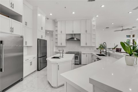 House in Davie, Florida 7 bedrooms, 438.31 sq.m. № 2043088 - photo 24