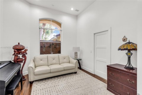 House in Davie, Florida 7 bedrooms, 438.31 sq.m. № 2043088 - photo 29