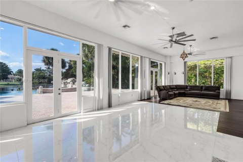 House in Davie, Florida 7 bedrooms, 438.31 sq.m. № 2043088 - photo 30