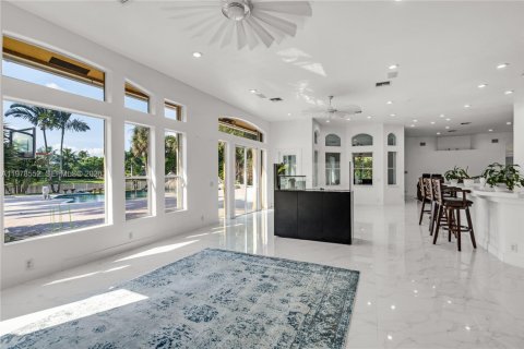 House in Davie, Florida 7 bedrooms, 438.31 sq.m. № 2043088 - photo 19