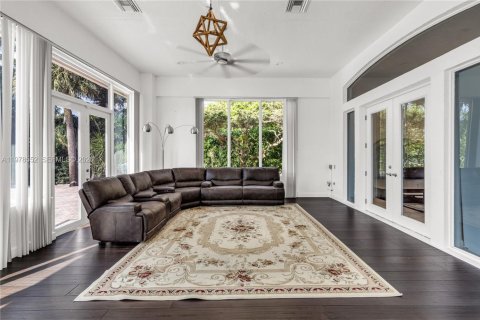 House in Davie, Florida 7 bedrooms, 438.31 sq.m. № 2043088 - photo 25