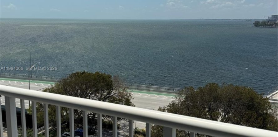 Condominio en Miami, Florida, 1 dormitorio  № 2056332