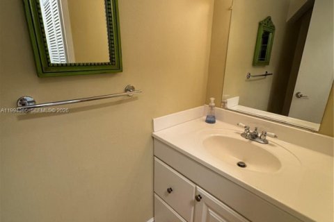 Condominio en venta en Miami, Florida, 1 dormitorio, 74.69 m2 № 2056332 - foto 11