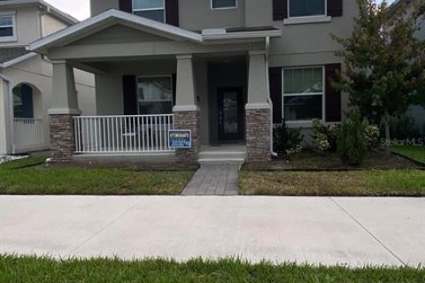 House in Orlando, Florida 5 bedrooms, 227.8 sq.m. № 1915405 - photo 1