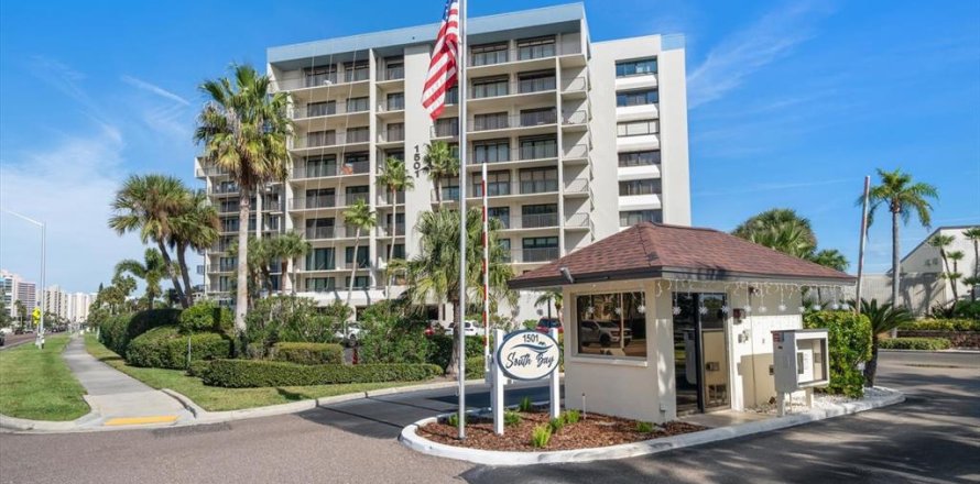 Condo in Clearwater, Florida, 3 bedrooms  № 2106225