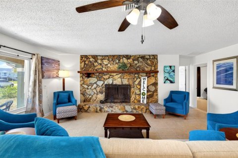 House in Hudson, Florida 4 bedrooms, 218.13 sq.m. № 2201272 - photo 7