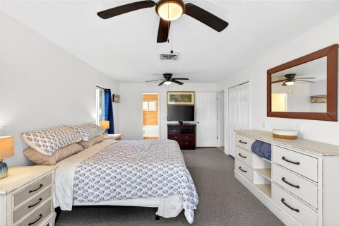 House in Hudson, Florida 4 bedrooms, 218.13 sq.m. № 2201272 - photo 23
