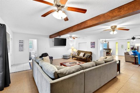 House in Hudson, Florida 4 bedrooms, 218.13 sq.m. № 2201272 - photo 20