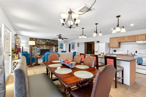 House in Hudson, Florida 4 bedrooms, 218.13 sq.m. № 2201272 - photo 14