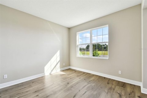 House in Zephyrhills, Florida 5 bedrooms, 349.41 sq.m. № 1379757 - photo 10