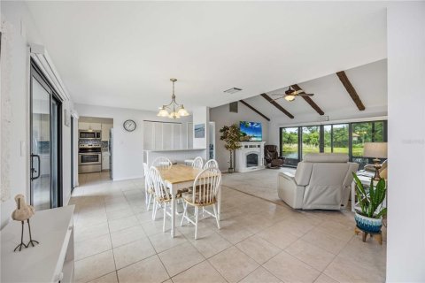 Villa ou maison à vendre à Sarasota, Floride: 2 chambres, 127.65 m2 № 2142573 - photo 14