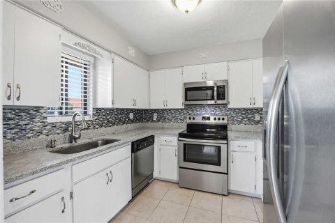 Villa ou maison à vendre à Sarasota, Floride: 2 chambres, 127.65 m2 № 2142573 - photo 23