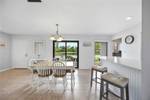 Villa ou maison à vendre à Sarasota, Floride: 2 chambres, 127.65 m2 № 2142573 - photo 18
