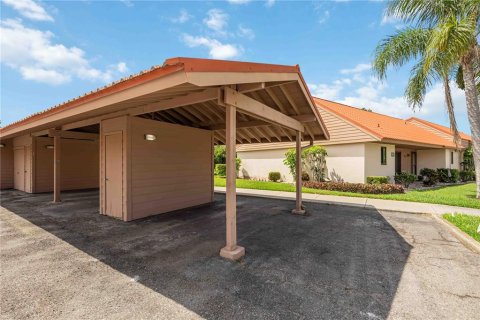 Villa ou maison à vendre à Sarasota, Floride: 2 chambres, 127.65 m2 № 2142573 - photo 5