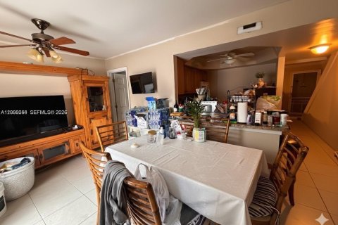 Adosado en venta en Margate, Florida, 3 dormitorios, 130.06 m2 № 2066203 - foto 4
