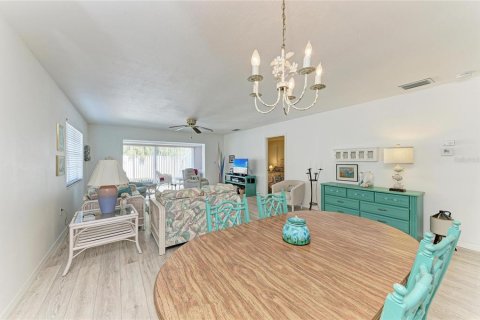 Villa ou maison à vendre à Bradenton, Floride: 2 chambres, 154.96 m2 № 2196113 - photo 16