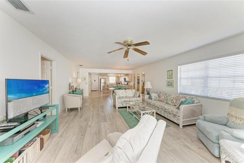 Villa ou maison à vendre à Bradenton, Floride: 2 chambres, 154.96 m2 № 2196113 - photo 19