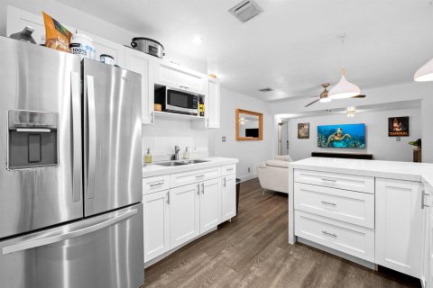 House in Fort Lauderdale, Florida 3 bedrooms, 93.83 sq.m. № 2081618 - photo 2