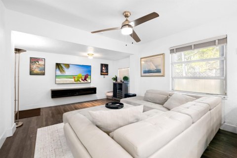 House in Fort Lauderdale, Florida 3 bedrooms, 93.83 sq.m. № 2081618 - photo 4