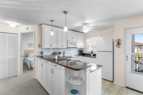 Condo in Punta Gorda, Florida, 2 bedrooms  № 1679671 - photo 4