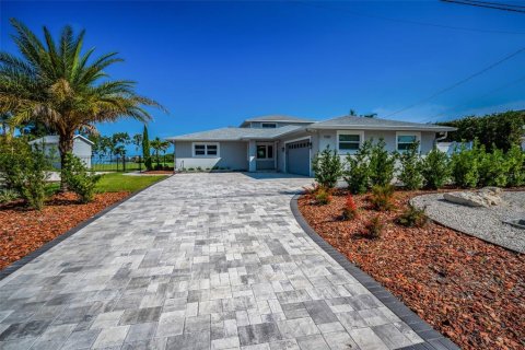 Casa en venta en Tarpon Springs, Florida, 3 dormitorios, 231.88 m2 № 1747784 - foto 5