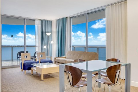 Condominio en venta en Sunny Isles Beach, Florida, 2 dormitorios, 139.07 m2 № 1729419 - foto 11
