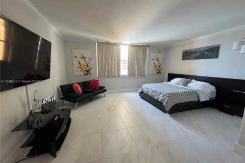 Купить кондоминиум в Холливуд, Флорида 45.24м2, № 1935476 - фото 1
