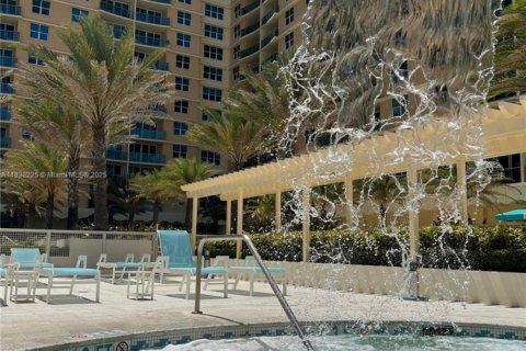 Купить кондоминиум в Холливуд, Флорида 45.24м2, № 1935476 - фото 12