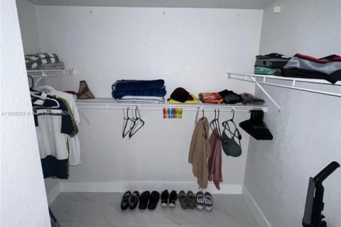 Купить кондоминиум в Холливуд, Флорида 45.24м2, № 1935476 - фото 9