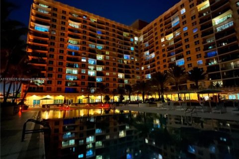 Купить кондоминиум в Холливуд, Флорида 45.24м2, № 1935476 - фото 10