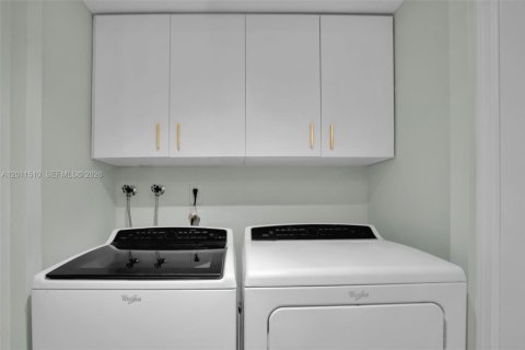 Copropriété à vendre à Aventura, Floride: 2 chambres, 126.81 m2 № 2076470 - photo 10