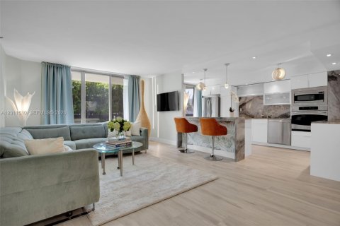 Condo à Aventura, Floride, 2 chambres  № 2076470