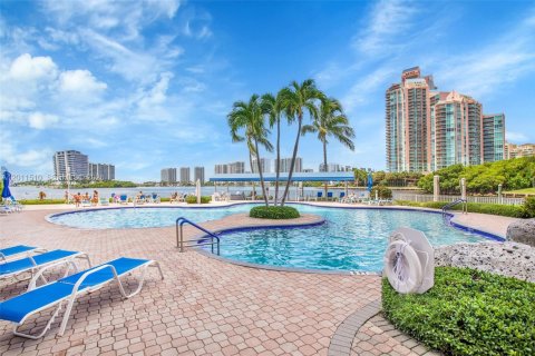 Copropriété à vendre à Aventura, Floride: 2 chambres, 126.81 m2 № 2076470 - photo 19