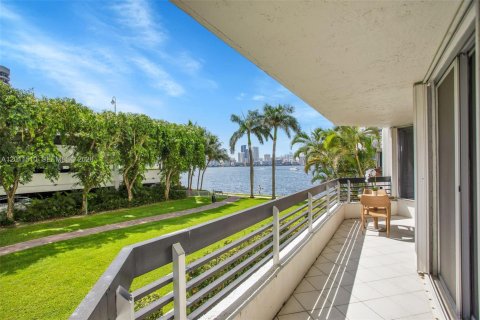 Copropriété à vendre à Aventura, Floride: 2 chambres, 126.81 m2 № 2076470 - photo 11