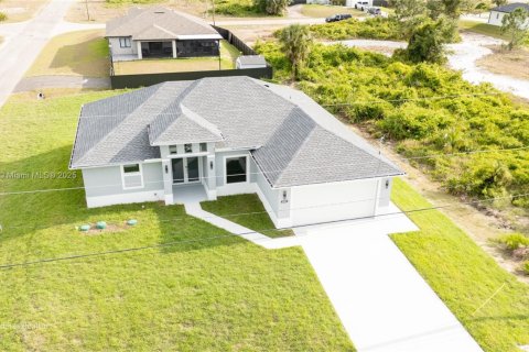Casa en venta en Lehigh Acres, Florida, 3 dormitorios, 148.64 m2 № 1882465 - foto 9