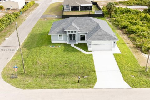 Casa en venta en Lehigh Acres, Florida, 3 dormitorios, 148.64 m2 № 1882465 - foto 13