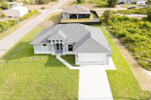 Casa en venta en Lehigh Acres, Florida, 3 dormitorios, 148.64 m2 № 1882465 - foto 8