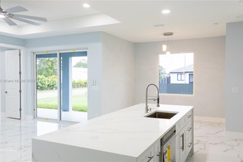 Casa en venta en Lehigh Acres, Florida, 3 dormitorios, 148.64 m2 № 1882465 - foto 16