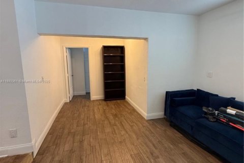 Снять в аренду виллу или дом в Майами, Флорида 4 спальни, 179.3м2, № 1944062 - фото 7