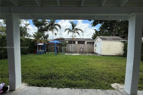 Снять в аренду виллу или дом в Майами, Флорида 4 спальни, 179.3м2, № 1944062 - фото 17