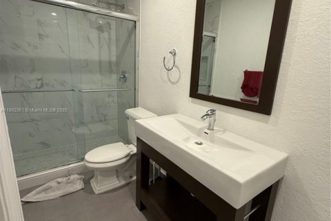 Снять в аренду виллу или дом в Майами, Флорида 4 спальни, 179.3м2, № 1944062 - фото 15