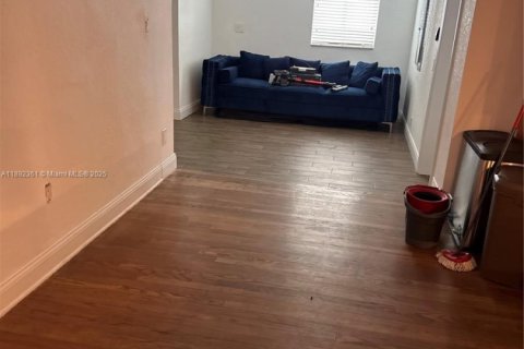 Снять в аренду виллу или дом в Майами, Флорида 4 спальни, 179.3м2, № 1944062 - фото 4